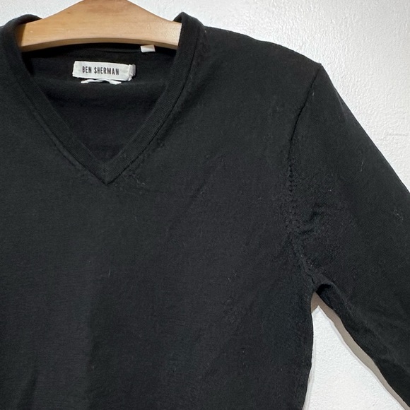 Ben Sherman Black 100% Merino Wool V Neck Sweater Size Small - Picture 5 of 11